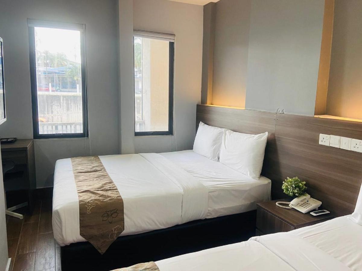 Family Suite Jacuzzi