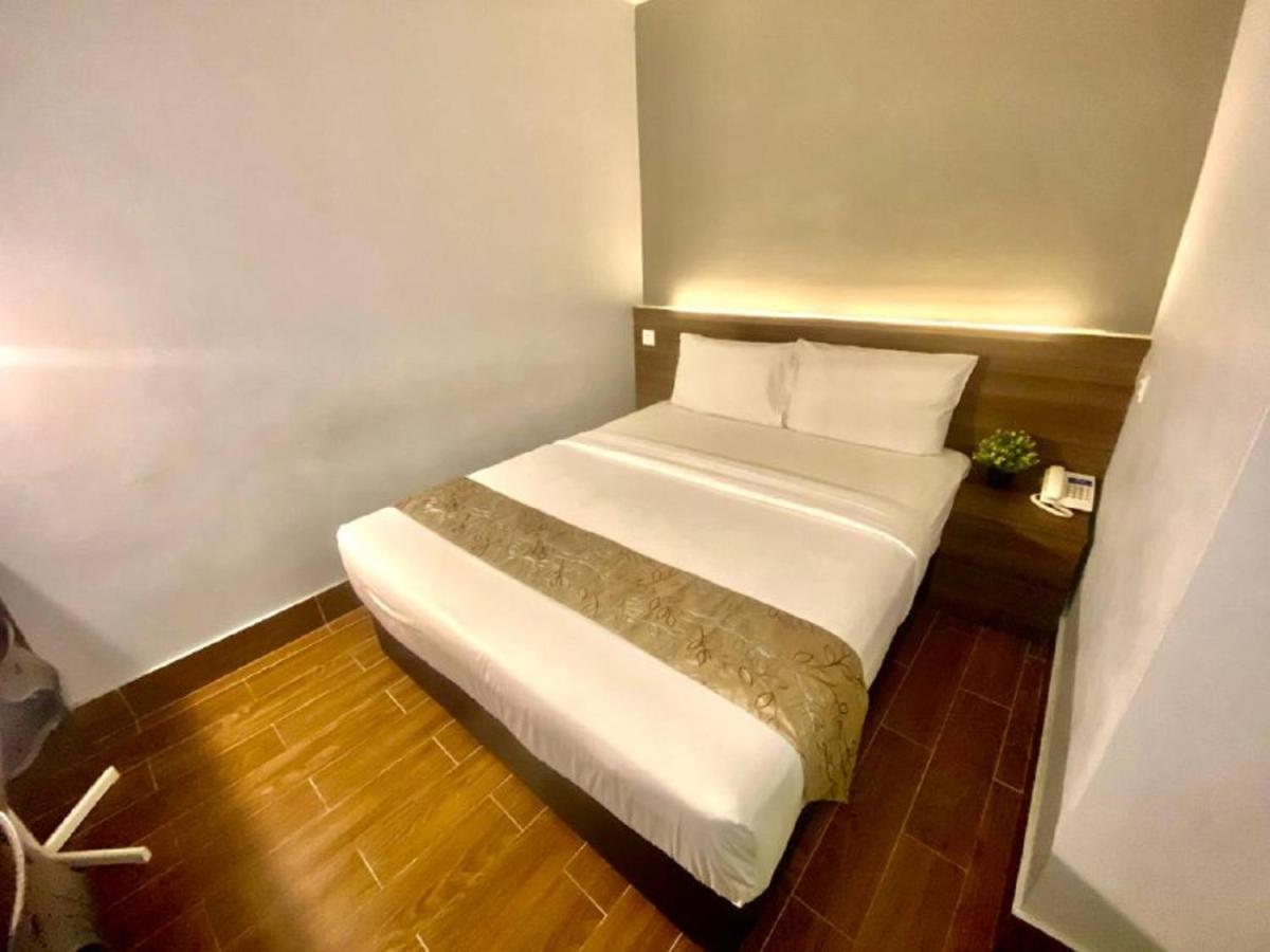 Standard Queen No Window
