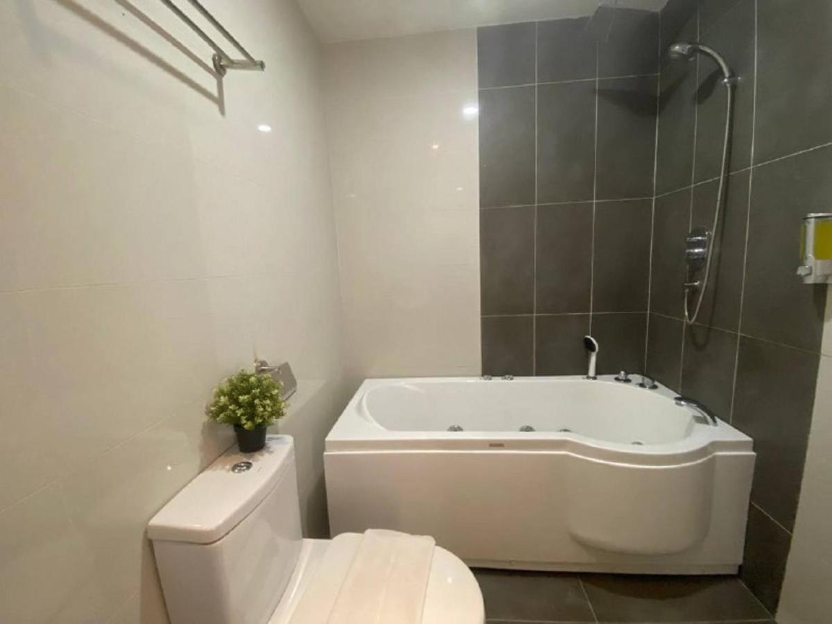 Family Suite Jacuzzi